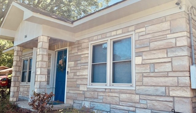 Cozy, Country Cottage close to Oaklawn, near Bi-Pass