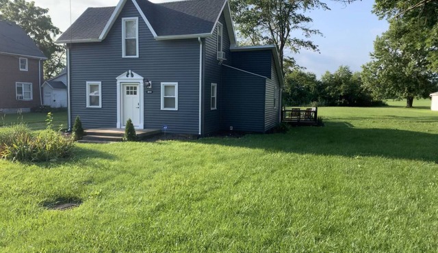 Cozy Country Cottage - Renovated Home Near London