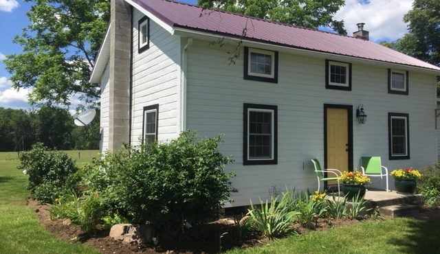 Cozy Country Cottage with Juniata River Access and Railroad Views
