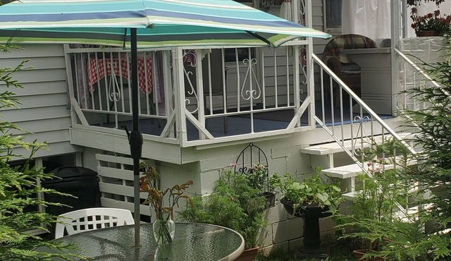 Cozy Country Cottage close to hiking and biking trails and fishing spots.