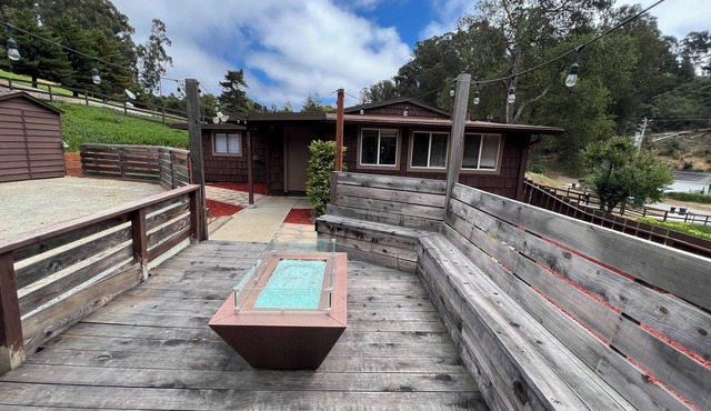 Cozy country cottage! Located 20 min. from Monterey.