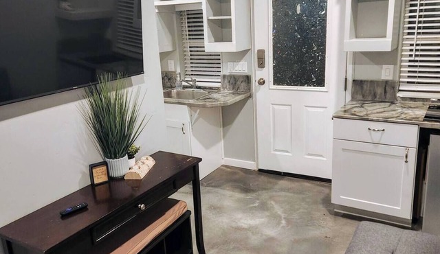 Cozy country cottage with access to hot tub, cold plunge pond, & so much more.