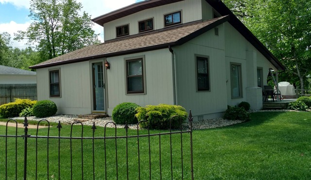 Cozy Country Escape - Convenient to New Buffalo, Notre Dame & Amazon data center