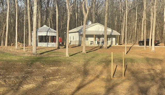 Cozy Country Getaway Cabin Barndominium on 115 wooded acres