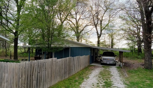 Cozy country hideaway just outside Neosho, No pets and No smoking