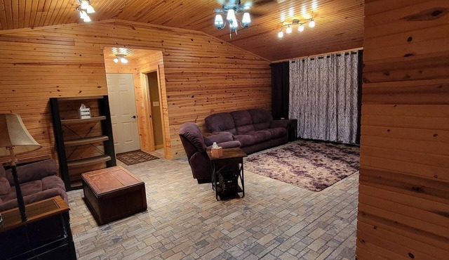 Cozy Country Home Near Lakes And Amusement Park
