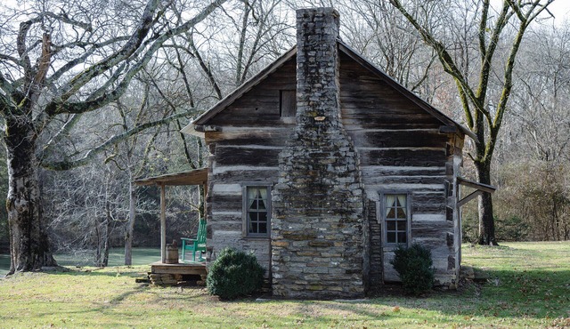 Cozy Country home with Elk River access! 4 Bedrooms 3 bathrooms (Sleeps 8)