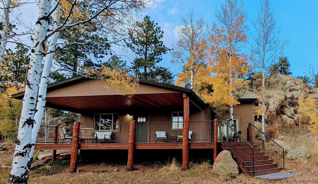 Cozy, country mountain getaway - Great for every season with hot tub!