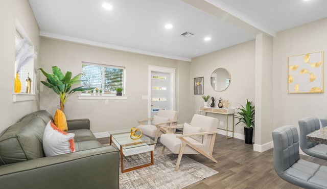 Cozy Country Retreat Modern! New