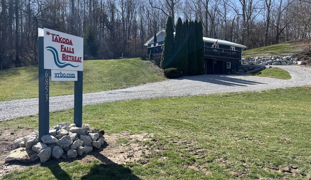 Cozy country retreat with hot tub — also accepting short term rentals