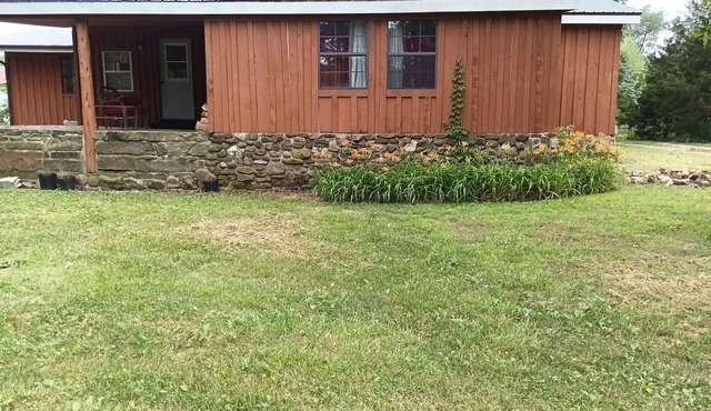 Cozy Country Rustic Retreat! Relax or enjoy the Great Outdoors!