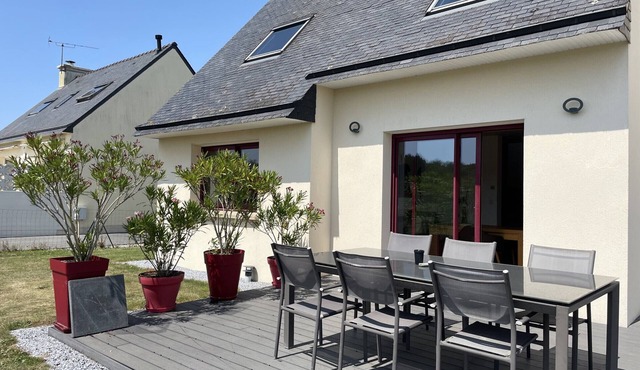 Cozy Countryside House in Locoal-Mendon: 3 Bedrooms, Garden, Near Ria d'Etel and Beaches