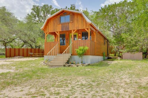Cozy Couple's Cabin Retreat in Concan!