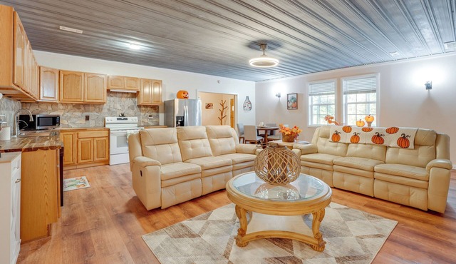 Cozy Couple’s Escape w/Patio in Northwest Georgia