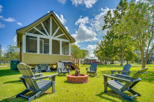 Cozy Couple’s Retreat w/Porch on Bayou Teche!