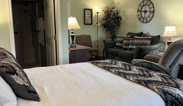 Cozy couple’s cottage on alpaca farm - cabin #3