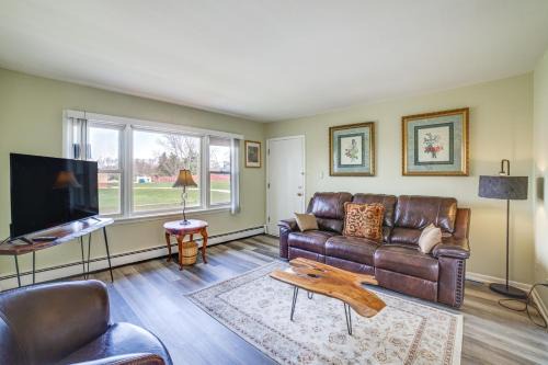 Cozy Couples Escape in Homewood Pets Welcome!