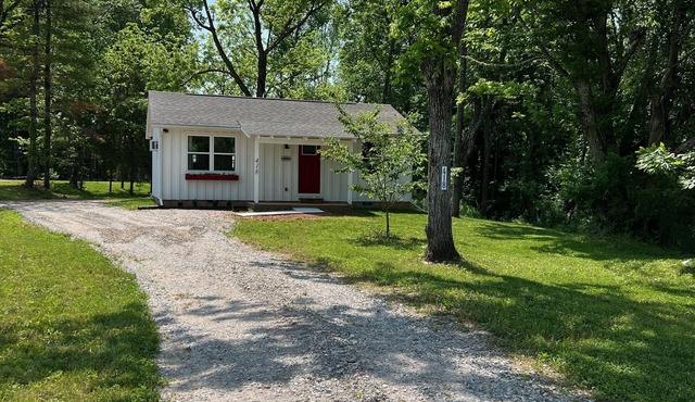 Cozy Coweeta Cottage