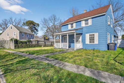 Cozy Cradock Charm Your Portsmouth Home Base home