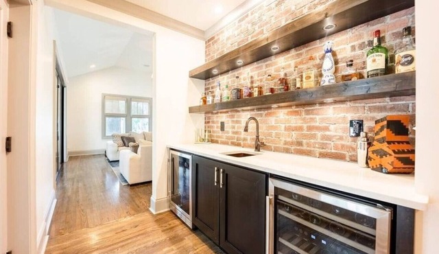 Cozy Craftsman Escape: Steps to 12 th South!