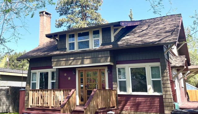 Cozy Craftsman in awesome location