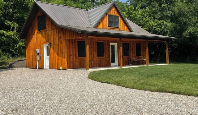 Cozy Creek Cabin is on the outskirts of the unique little town of Tarlton