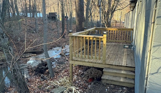 Cozy creek side studio in serene Trevorton come stay with us