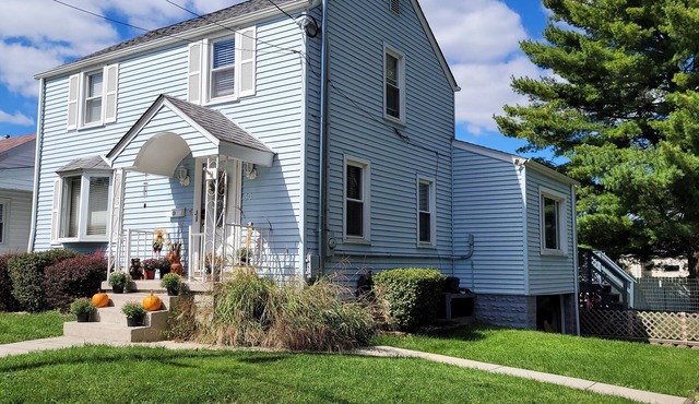 Cozy creekfront home. Mins to Hosptial, parks, Oglebay, Casino and waterfront!
