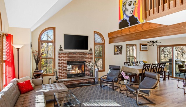 Cozy Creekfront House with Sauna