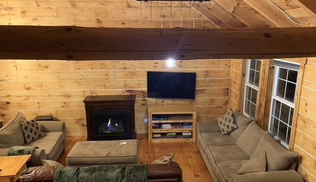 Cozy Creekside Cabin in the heart of Hocking Hills