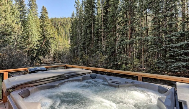 Cozy Creekside Getaway!