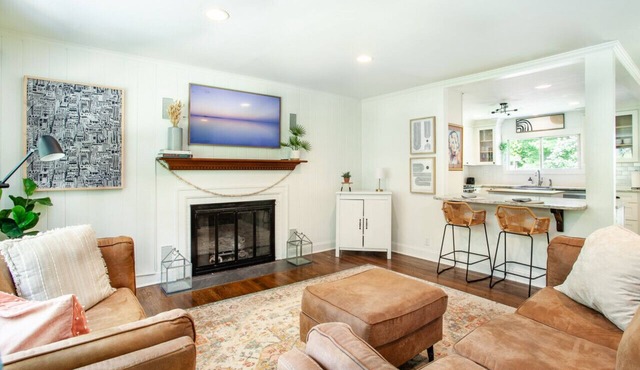 Cozy Creekside Rancher-Heart of Downtown Knoxville