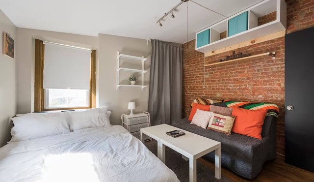 Cozy Crib in charming Fishtown with AC, WiFi, Washer/Dryer, Private Roof Deck