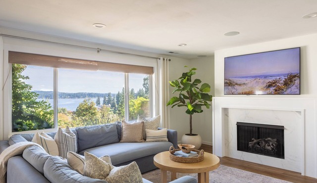 Cozy Curated Poulsbo Waterview Haven