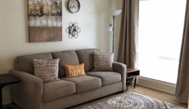 Cozy & Cute 2nd floor apartment