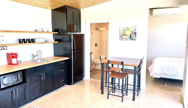Cozy/Cute Tiny House close to wineries, wedding venues & outdoor fun