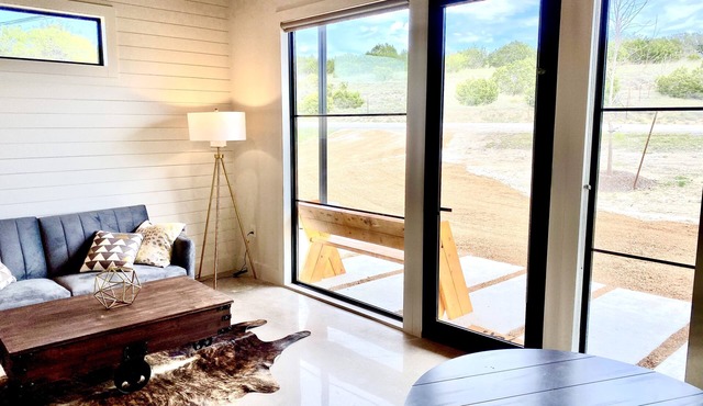 Cozy/Cute Tiny House close to wineries, wedding venues & outdoor fun