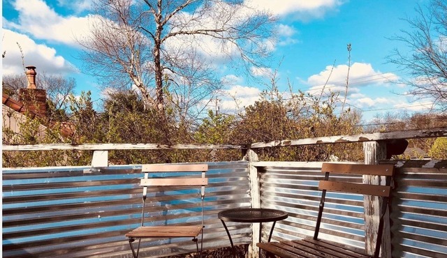 Cozy-Cute-Very Safe one bedroom ￼Treetop apt in East Nashville