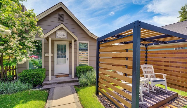 Cozy Dayton Cottage w/Yard: Walk to Main Street!