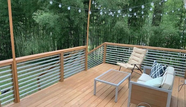 Cozy Decatur Bungalow - 10 min. to downtown Atlanta. The Perfect Intown Getaway!