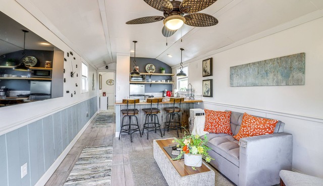 Cozy Decatur Cabin w/Views ~ 1 Mi to Riverfront!
