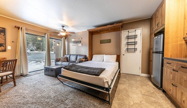 Cozy Deluxe Studio #132 at Donner Lake Village