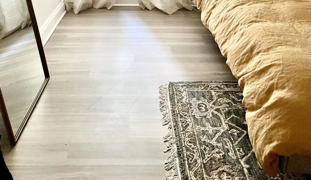 Cozy Designer Condo in Beautiful Columbia