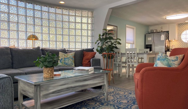 Cozy Dog Friendly Beach House -WALK to Beach, State Park, Restaurants and More!