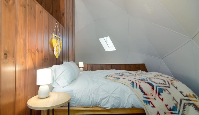 Cozy Dome w/Sauna on Diamond Lake, Cable WI