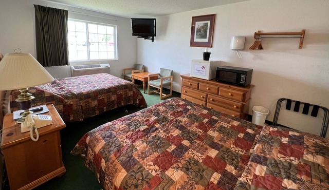 Cozy Double Queen Economy Room with Free Breakfast