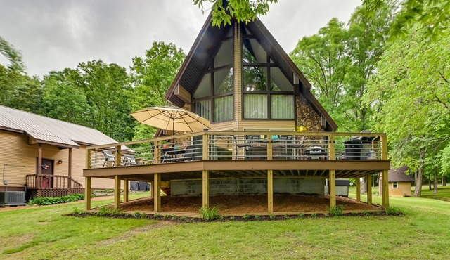 Cozy Dover Home w/Boat Dock, Fire Pit & Deck!