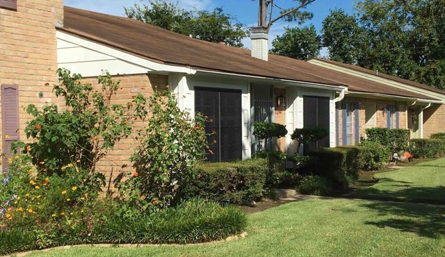Cozy Dowlen West Townhome