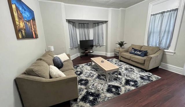 Cozy Downstairs Apartment