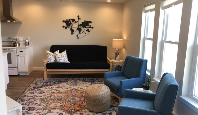 Cozy Downtown Apartment